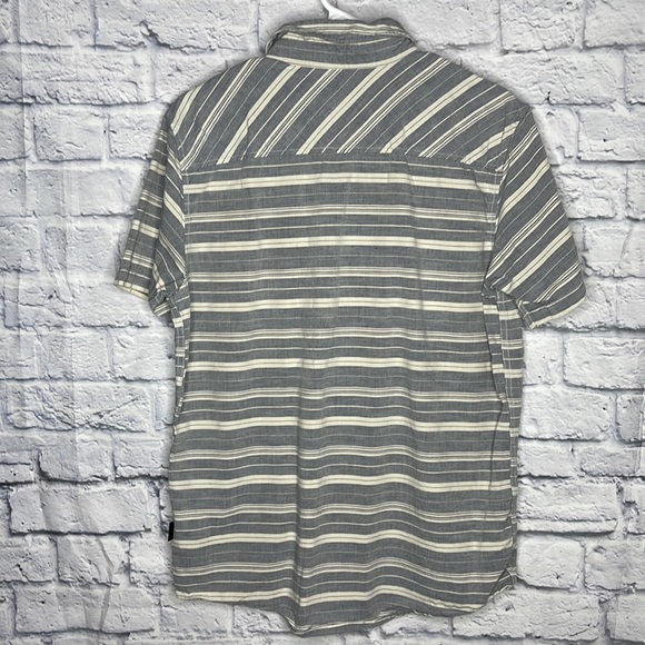 Patagonia men short sleeve shirt size M - Picture 6 of 6